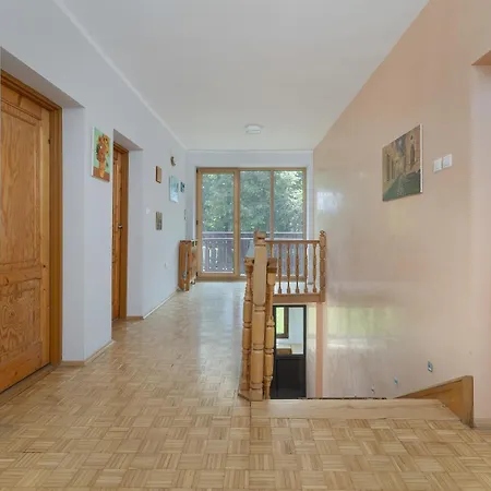 Przytulne Apartamenty w Klimatycznym Domu nad Białką w Otoczeniu Górskich Krajobrazów by Noclegi Renters *