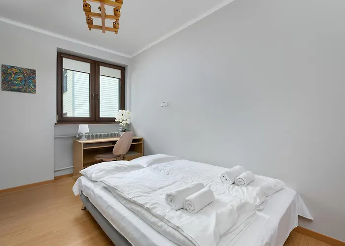 Przytulne W Klimatycznym Domu Nad Bialka W Otoczeniu Gorskich Krajobrazow By Renters 度假居